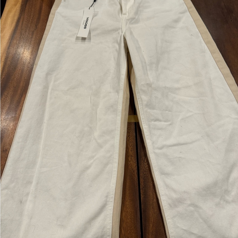 Vigoss White Flare Jeans with Wide-Leg Design